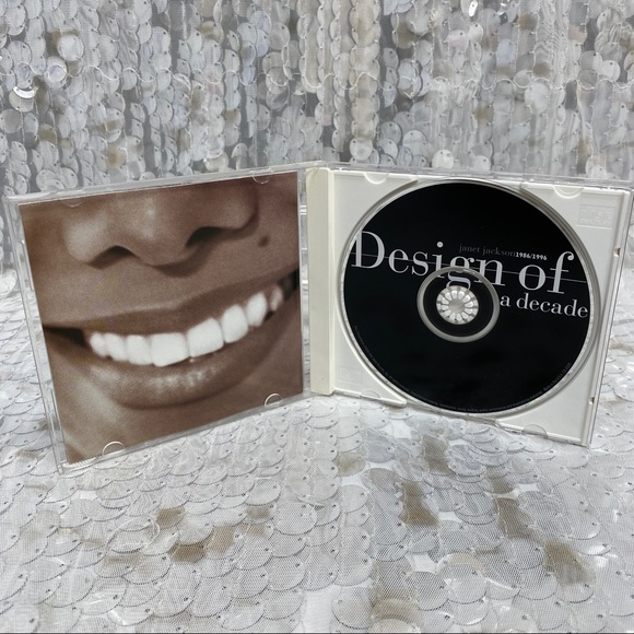Janet Jackson - Design of a Decade: 1986–1996 - Picture 4 of 13